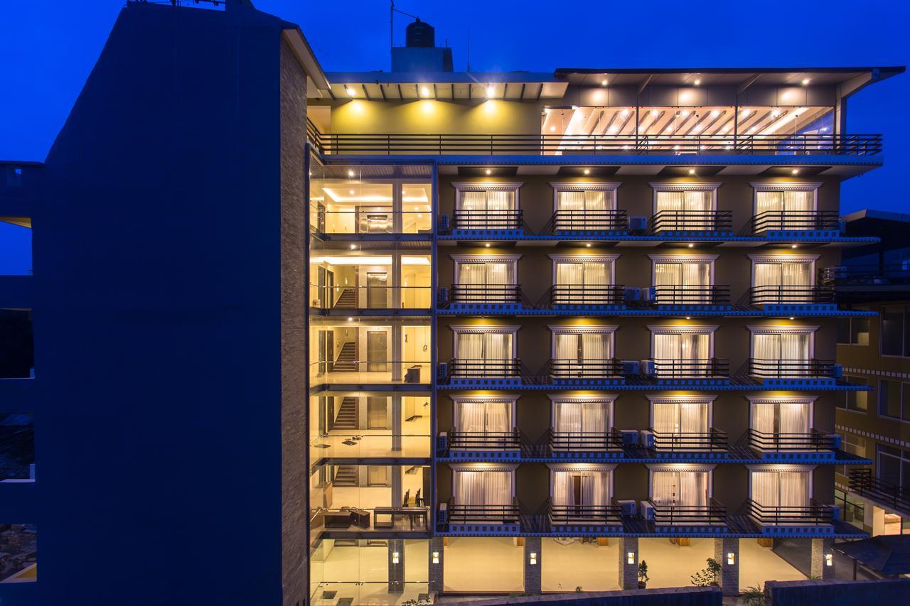 Bodhi Suites Boutique Hotel And Spa Покхара Экстерьер фото
