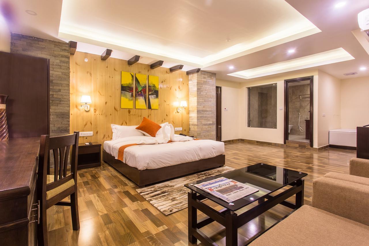 Bodhi Suites Boutique Hotel And Spa Покхара Экстерьер фото