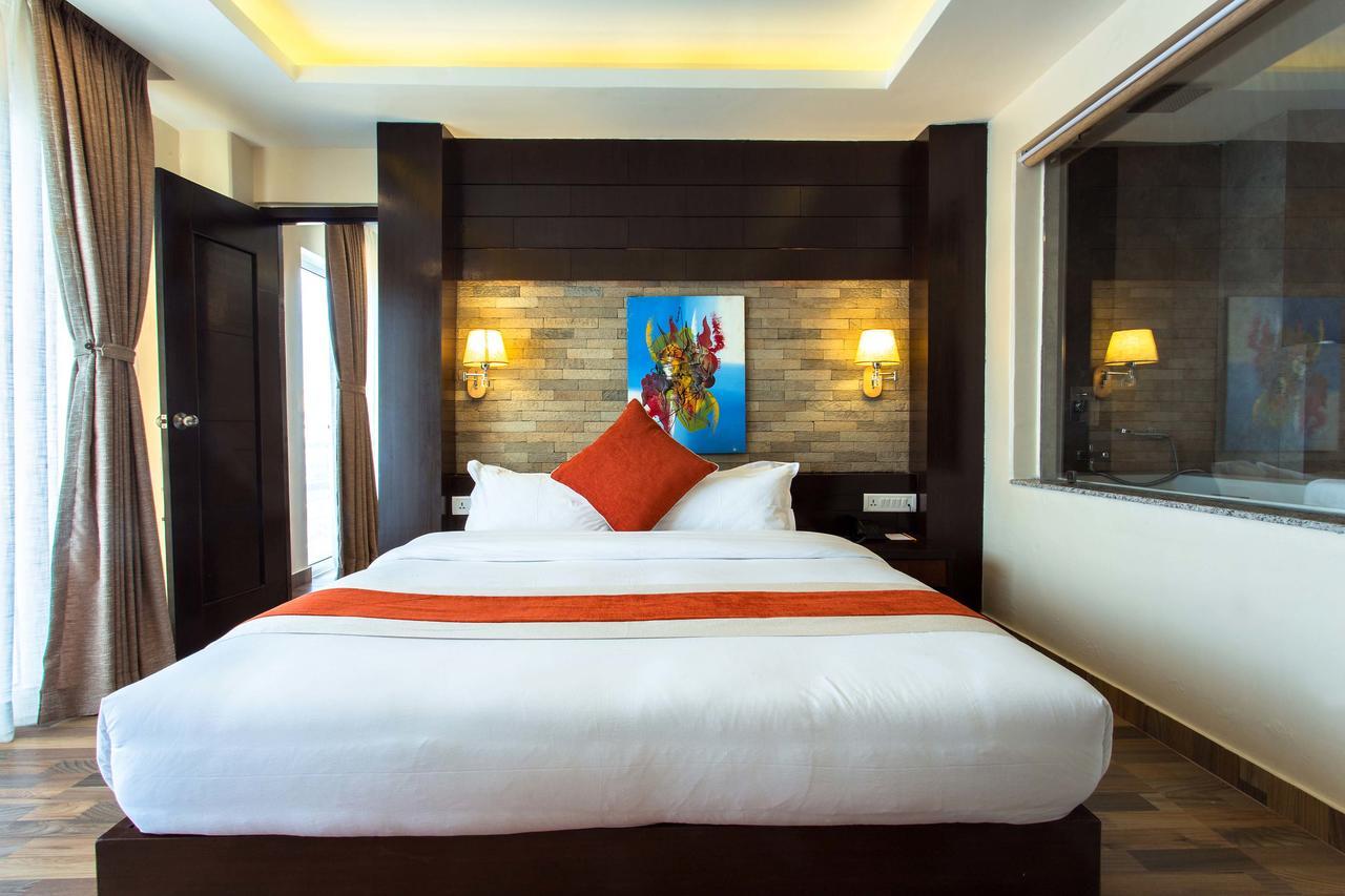 Bodhi Suites Boutique Hotel And Spa Покхара Экстерьер фото